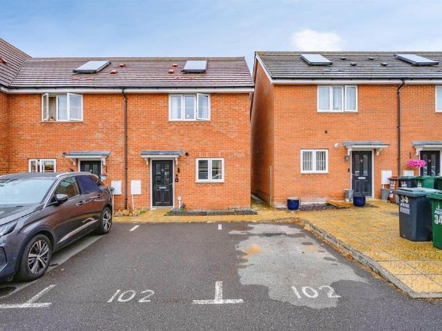 2 bedroom end of terrace house for sale
