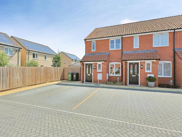 2 bedroom end of terrace house for sale