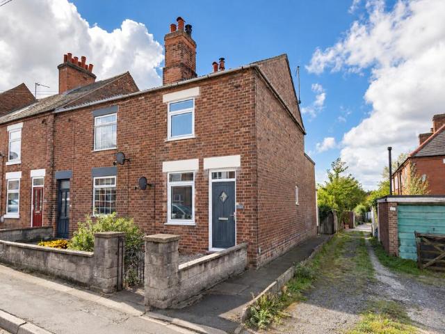 2 bedroom end of terrace house for sale