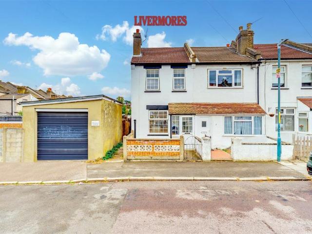 2 bedroom end of terrace house for sale