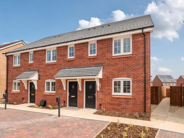 2 bedroom end of terrace house for sale