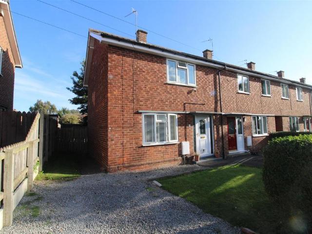 2 bedroom end of terrace house for sale