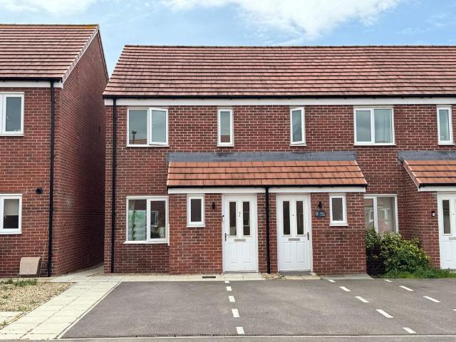 2 bedroom end of terrace house for sale
