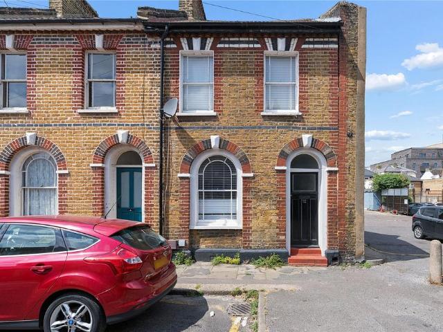 2 bedroom end of terrace house for sale