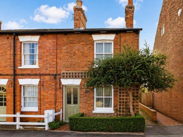 2 bedroom end of terrace house for sale