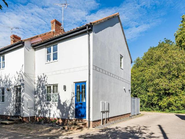 2 bedroom end of terrace house for sale
