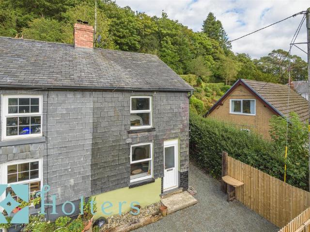 2 bedroom end of terrace house for sale