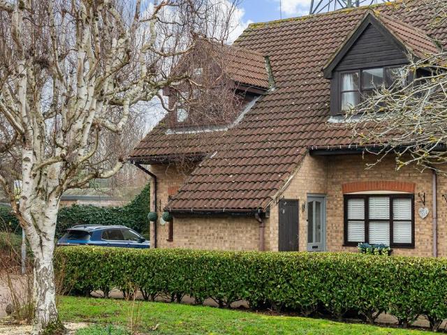 2 bedroom end of terrace house for sale