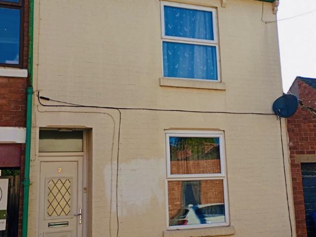 2 bedroom end of terrace house for sale
