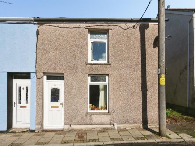 2 bedroom end of terrace house for sale