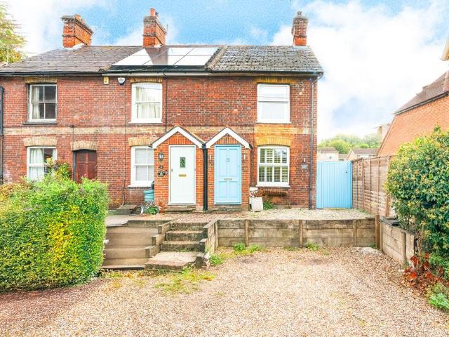 2 bedroom end of terrace house for sale