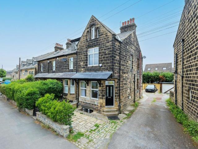 2 bedroom end of terrace house for sale