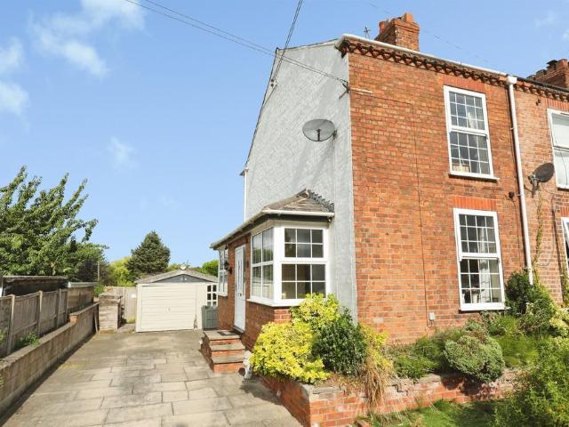 2 bedroom end of terrace house for sale