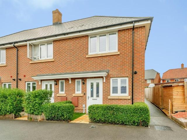 2 bedroom end of terrace house for sale
