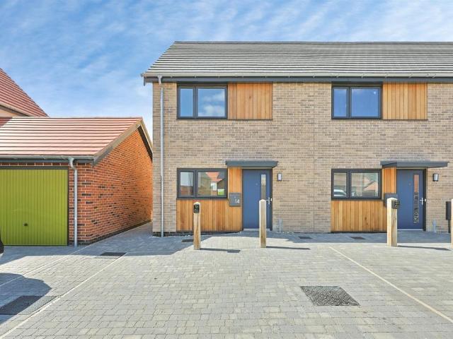 2 bedroom end of terrace house for sale