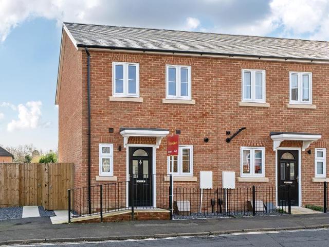 2 bedroom end of terrace house for sale