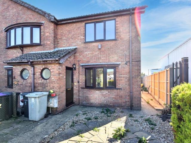 2 bedroom end of terrace house for sale
