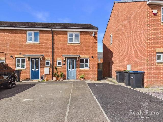 2 bedroom end of terrace house for sale
