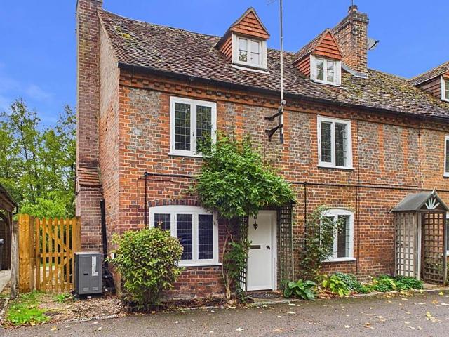 2 bedroom end of terrace house for sale