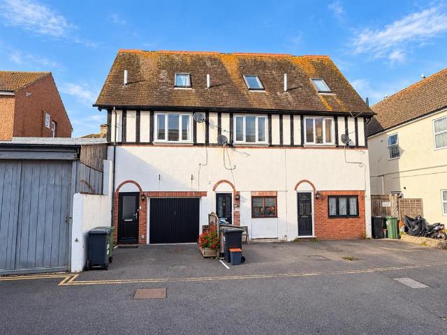 2 bedroom end of terrace house for sale