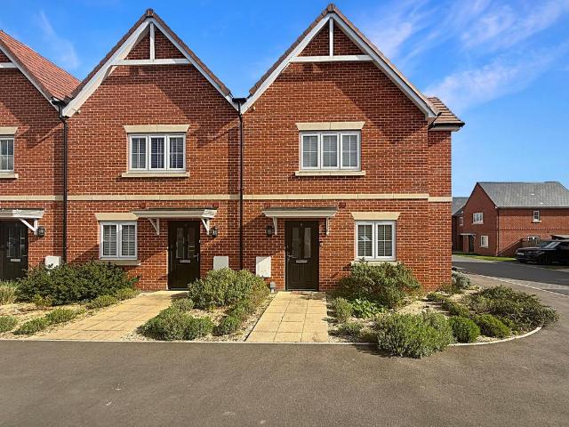 2 bedroom end of terrace house for sale