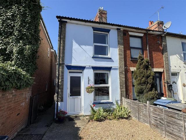 2 bedroom end of terrace house for sale