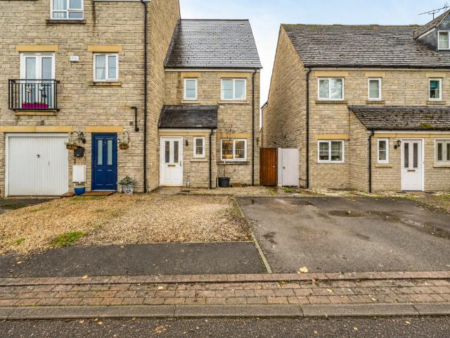2 bedroom end of terrace house for sale