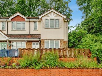 2 bedroom end of terrace house for sale