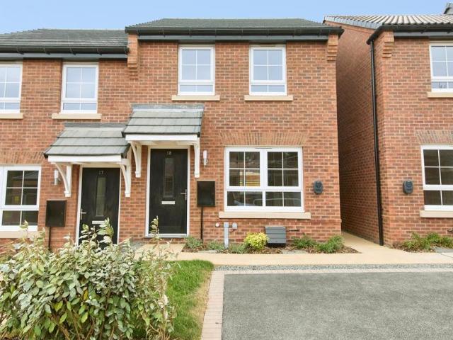 2 bedroom end of terrace house for sale