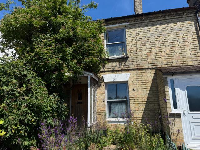 2 bedroom end of terrace house for sale