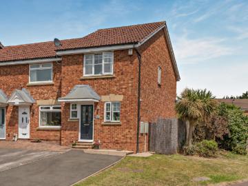 2 bedroom end of terrace house for sale