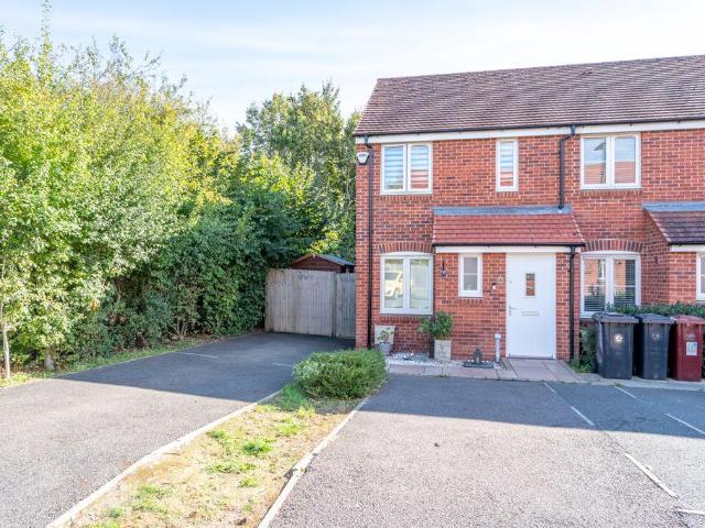 2 bedroom end of terrace house for sale