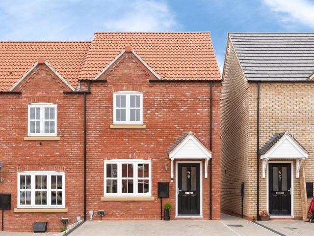 2 bedroom end of terrace house for sale