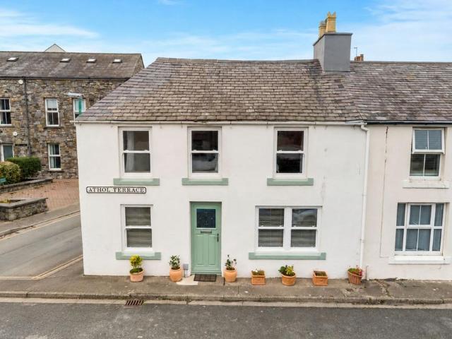 2 bedroom end of terrace house for sale