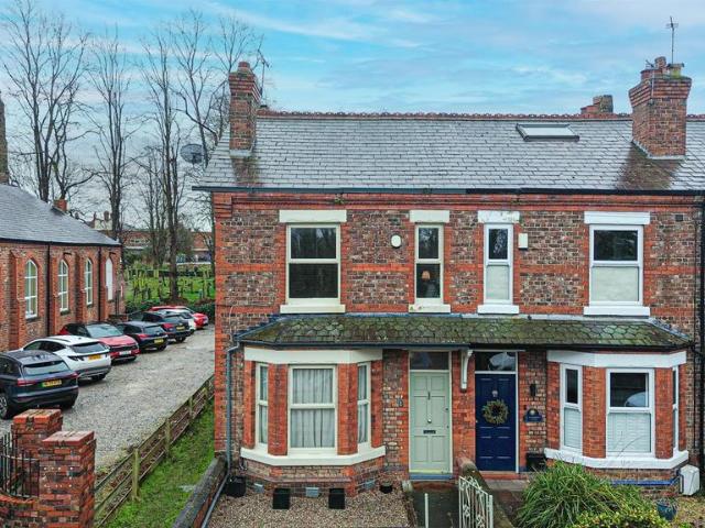 2 bedroom end of terrace house for sale