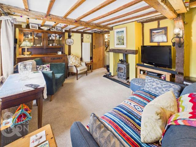 2 bedroom end of terrace house for sale