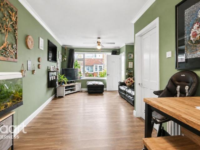 2 bedroom end of terrace house for sale