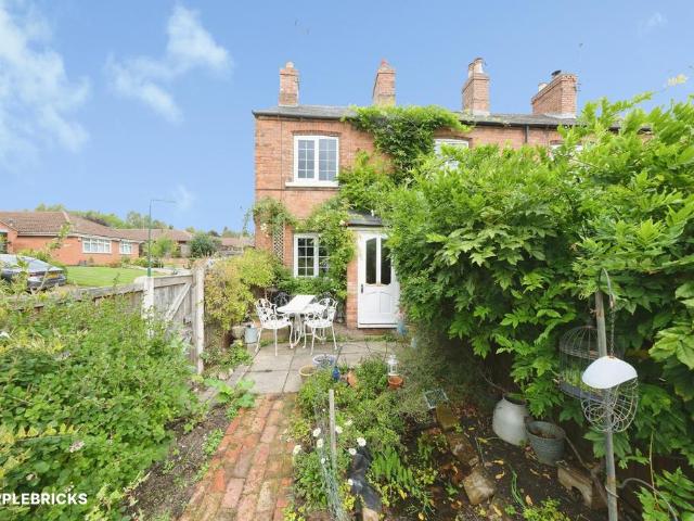 2 bedroom end of terrace house for sale