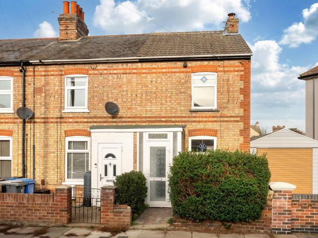 2 bedroom end of terrace house for sale