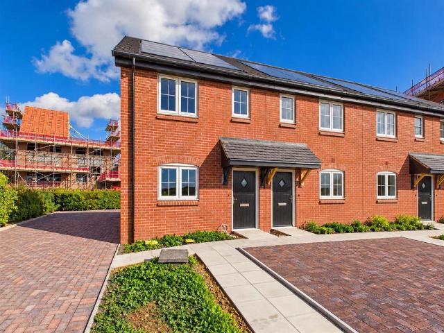2 bedroom end of terrace house for sale