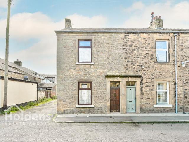 2 bedroom end of terrace house for sale