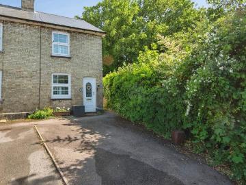 2 bedroom end of terrace house for sale