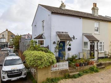 2 bedroom end of terrace house for sale