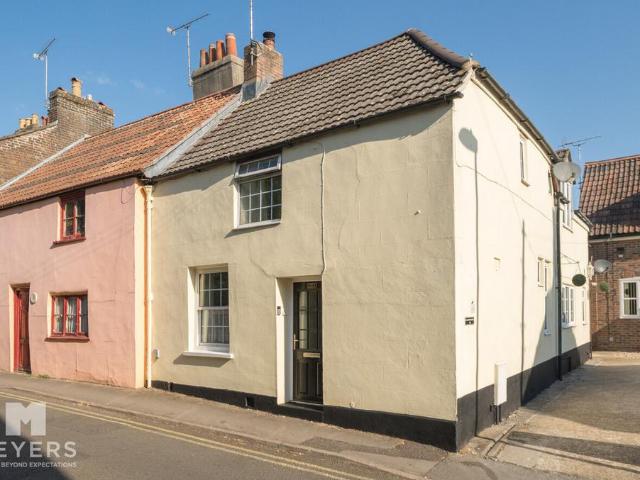 2 bedroom end of terrace house for sale