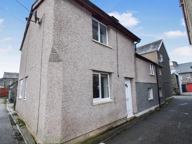 2 bedroom end of terrace house for sale