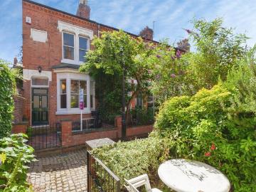 2 bedroom end of terrace house for sale