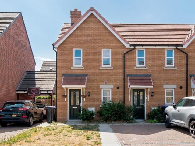 2 bedroom end of terrace house for sale