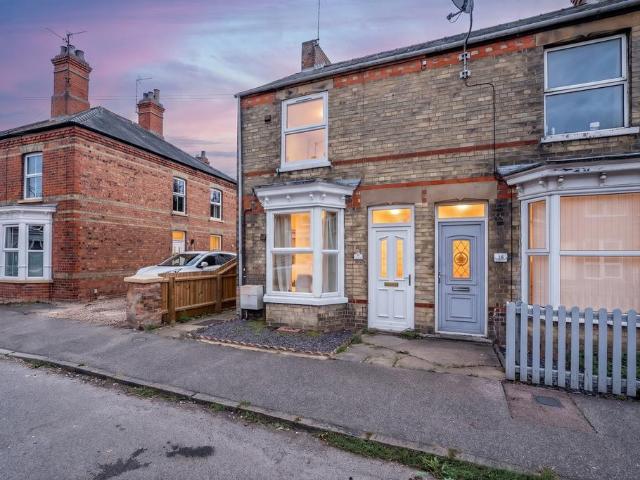 2 bedroom end of terrace house for sale