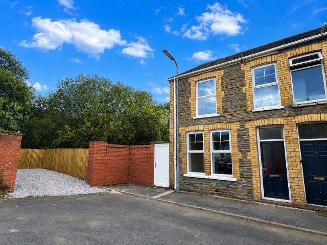 2 bedroom end of terrace house for sale