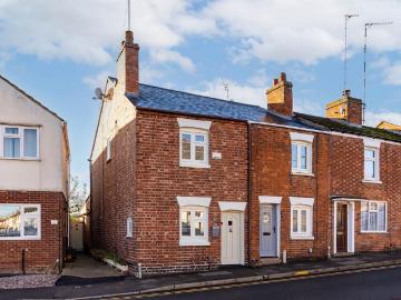 2 bedroom end of terrace house for sale